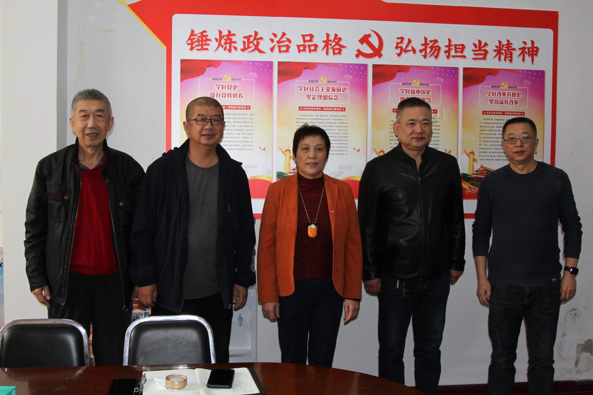 ed9340e18e546493857bcca2440c045.jpg ed9340e18e546493857bcca2440c045.jpg